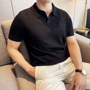 Camiseta de manga corta de punto a rayas de talla grande para hombre, Camiseta con cuello en V de color sólido y parte superior elástica - Product Image 3