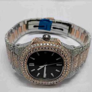 Montre pour homme Hip Hop, diamants de laboratoire, clarté VVS améliorée, bracelet en caoutchouc bleu, cadran en verre, à porter partout, pour toutes les occasions. - Product Image 3