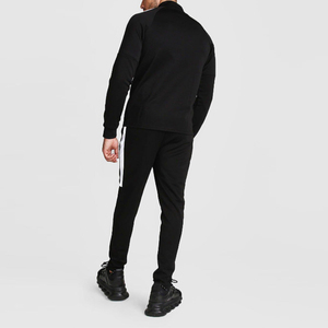 Survêtement décontracté pour hommes conçu pour le confort et la flexibilité Ensemble de survêtement doux et respirant pour les activités quotidiennes des hommes - Product Image 2