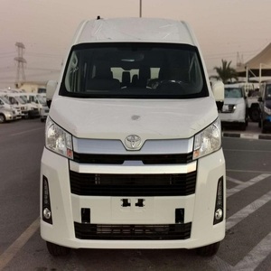 La mejor opción para Hiace Van de 5 plazas, diésel turbo, tracción total, cuero, R16, oscuro, automático, con volante a la derecha, en venta - Product Image 1