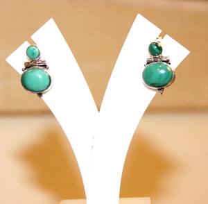 Boucles d'oreilles ethniques en argent sterling 925 du Népal artisanales de forme ovale pierres de cristal de guérison turquoise bijoux en malachite idée cadeau - Product Image 2