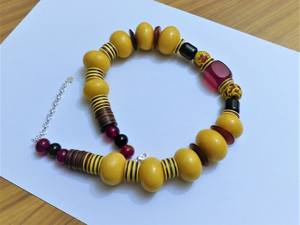 Collier en résine et perles de bois de style vintage pour femmes, conception personnalisée, cadeau de vente chaude, parfait pour la vente en gros - Product Image 2