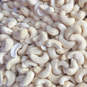 Prix des noix de cajou en vrac bon marché, prêtes à être expédiées dans le monde entier, noix de cajou grillées et emballage W210 Santigo Vietnam, MOQ faible - Product Image 1