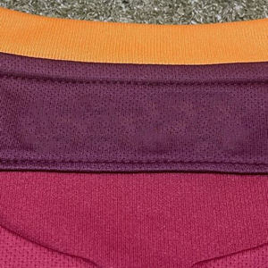 เสื้อฟุตบอลน้ำหนักเบาผ้าตาข่ายระบายอากาศใส่สบายเหมาะสำหรับสโมสรและทีมกีฬา - Product Image 3