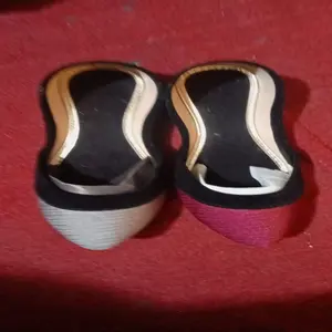 أحدث أحذية Khussa للنساء المطرزات أحذية Khussa النسائية المطرزات المخملية