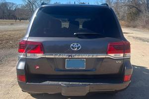 Auténtico bien usado 2021 Toyotaaass Land Cruiser - Product Image 3