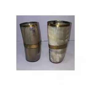 Verre en corne de buffle d'excellente qualité avec base en corne et logo personnalisé par l'artisanat en croissant - Product Image 2