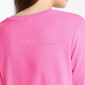 Camiseta básica de algodón para mujer, informal, con cuello en V, manga corta, transpirable, cómoda, moderna, suave, sencilla, de verano. - Product Image 4