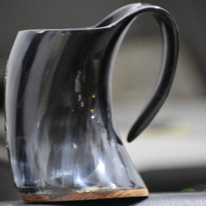 Tasse de Bar en corne de boisson Viking authentique de haute qualité de lametierartz, chope à bière fait à la main pour bar et bureau - Product Image 5