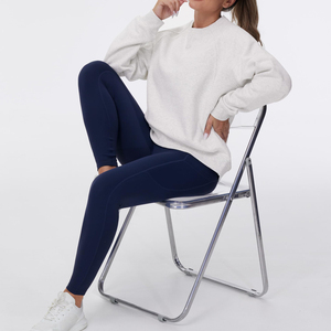 Sweat-shirt à col rond en molleton de coton de haute qualité pour femmes Logo personnalisé Manches longues Surdimensionné Sweat-shirt d'hiver pour femmes - Product Image 4