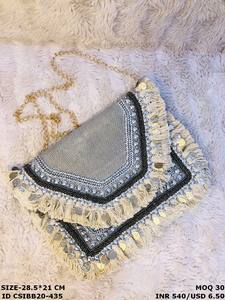 Beauté intemporelle Banjara Boho Designer pochette pour femmes artisanales indiennes Artisan perlé et pierre broderie sacs de soirée - Product Image 3