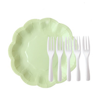 Assiette jetable élégante en papier vert avec motif floral, fourchettes perlées 14,5 cm, motif moderne et mignon pour mariages et fêtes