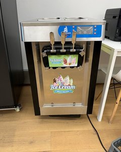 LS268 Floor Standing Commercial 3 Flavor Soft Serve <b>Ice</b> Cream <b>Machines</b> High Capacity 110V/220V Dual Voltage CE Approved For Sale - Product Image 3