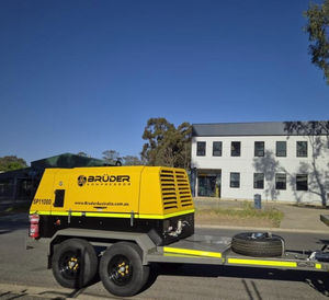 Compresor de Tornillo Rotativo de 388 CFM Impulsado por Diésel - Product Image 1