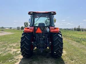 รถแทรกเตอร์คูโบต้า M5 111 ปี 2024 ใช้แล้ว 70 แรงม้า 90 แรงม้า ขับเคลื่อน 4 ล้อ เครื่องยนต์ดีเซล เครื่องจักรกลการเกษตรมือสอง พร้อมเกียร์แบคโฮ ขายดี - Product Image 4