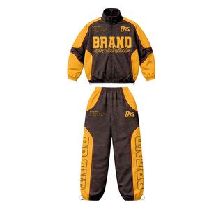 Conjunto Deportivo Casual Personalizado para Hombre, Chaqueta Cortavientos 100% Poliéster, Corte Regular, con Franjas Reflectantes y Patrón Sólido - Product Image 2