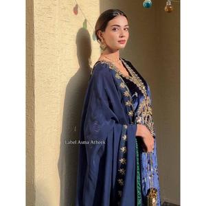 Salwar Kameez de Terciopelo de Alta Calidad para Mujer, con Abertura Lateral, Pantalones Cómodos de Pierna Recta, Secado Rápido, Largo hasta la Rodilla, Corte Regular - Product Image 1