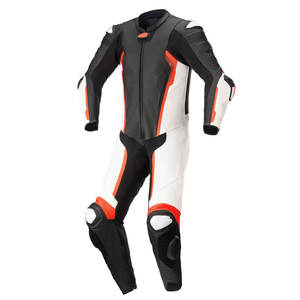 Conçu pour les motards recherchant la sécurité dans une combinaison de motocross en cuir deux pièces, découvrez la combinaison de motocross en cuir durable pour la route. - Product Image 5