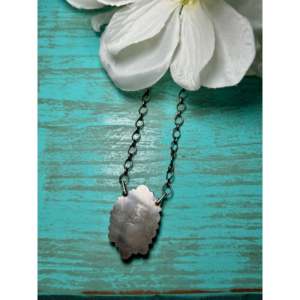 Collier en turquoise lune bleue et argent sterling, fait main, bijoux culturels Navajo, objet de collection - Product Image 3