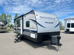 รถบ้านเคลื่อนที่รุ่นปี 2021 Keystones RVs Springdale 260TBWE Modern ขนาด 28 ฟุต ทำจากอะลูมิเนียมน้ำหนักเบา รองรับผู้โดยสารได้ 9 คน - Product Image 6