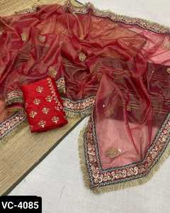 Crush Banarasi indien avec travail de broderie Butta de fil Hari et paillettes avec Zari Dori broderie travail dentelle bordure Saree - Product Image 2