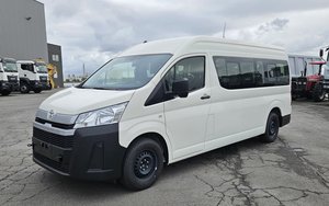 OFERTA Perfecta Usado Clean 2020 Toyotas Hiace High Roof Bus - Product Image 3