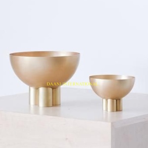 Tazón de fruta de Pedestal chapado en oro con Base cuadrada, tazón decorativo para servir ensalada, centro de mesa de boda, vajilla de Metal de lujo - Product Image 6