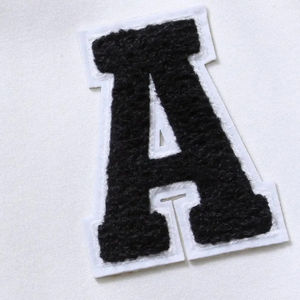 Blouson universitaire réversible en polyester brodé chenille, personnalisé OEM, imperméable, respirant, avec manches en tissu, idéal pour l'hiver - Product Image 4