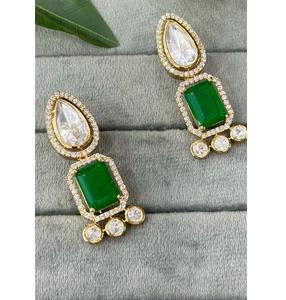 Boucles d'oreilles Moissanite Polki de créateur de qualité supérieure pour les femmes traditionnelles ethniques plaquées or vêtements de mariage et de fête - Product Image 2