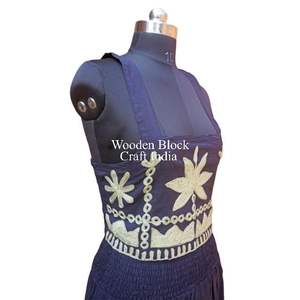 ผ้าซูซานีปักมือ งานแฮนด์เมดสำหรับผู้หญิงและเด็กผู้หญิง สไตล์วินเทจ โบโฮ ลายดอกไม้ ความยาวระดับชา ทรงเอไลน์ เป็นมิตรกับสิ่งแวดล้อม ผ้าฝ้าย 100% ซักได้ สวยสง่า - Product Image 5