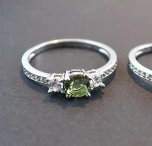 Bague Moldavite Tchèque Authentique Pierre 5mm en Argent Sterling Certifiée pour Bijoux de Mariage - Product Image 3
