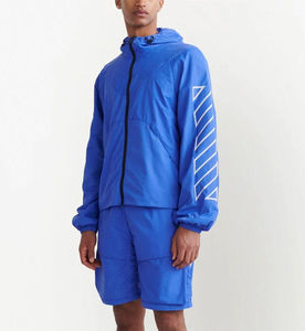 Ensemble d'été deux pièces Ensemble short coupe-vent personnalisé Ensemble coupe-vent deux pièces en nylon Couleur fendue Vêtements de jogging - Product Image 3