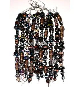 Perlenstrang mehrfache Form Glasperlen schwarze Kombination für Schmuckherstellung und Dekoration