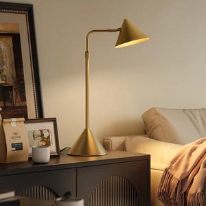 Lampe de table en laiton haut de gamme avec base lourde, lampe de chevet de luxe pour hôtel et chambre à coucher - Product Image 2