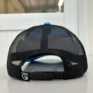 Casquettes de camionneur bleues avec logo personnalisé en relief sur patch en cuir noir, casquettes de camionneur ajustables pour activités de plein air, fabriquées au Vietnam - Product Image 5