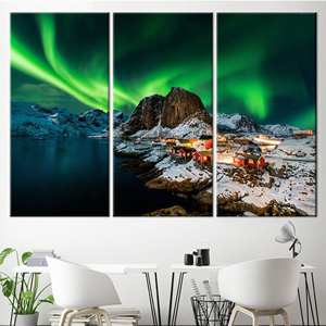 Impresión en lienzo de las elegantes auroras boreales: Impresionante obra de arte de las auroras, 3P: Enmarcado tipo galería - Product Image 1