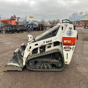 Chargeuse compacte polyvalente Bobcats MT55 conçue pour les projets de construction et d'aménagement paysager exigeants de qualité supérieure - Product Image 4