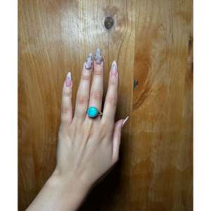 Anillo Ajustable Romántico Scott Skeets con Turquesa Kingman y Plata de Ley con Engaste de Bisel, Baño de Oro Rosa y Plata, Regalo - Product Image 4