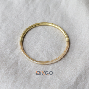 Bracelet en corne de buffle laqué couleur fabriqué à la main au Vietnam, commandes en gros et personnalisées acceptées - Product Image 5