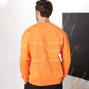 Elegante sudadera de hombre con diseño gráfico impreso Casual Loose Fit Warm Pullover para uso diario - Product Image 2