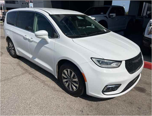 Chrysler Pacifica Touring L FWD 22 d'occasion livraison à domicile - Product Image 2