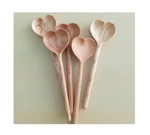 Cuore cucchiaio di legno con fiori e foglie intaglio a mano manico in legno cucchiaio da portata per arredamento alimentare cucchiaio di legno artigianato bagno di ghiaccio