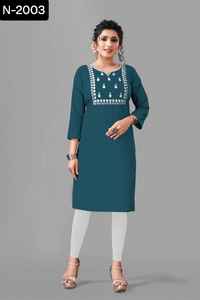 Las últimas mujeres usan colecciones de Kurtis Bland de algodón informal y de uso diario de lujo con ropa india de bajo precio y Sari de boda - Product Image 2