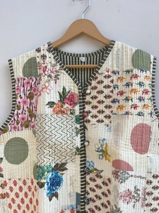 Chaqueta de Algodón con Mangas Cortadas para Fiestas, Chaqueta Boho con Parches, Moda Femenina, Chaqueta Corta Acolchada con Parches, Regalos para Ella - Product Image 3