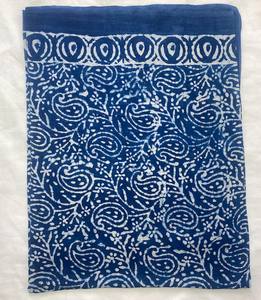 Sarong de plage en coton imprimé à la main : paréo floral, écharpe, couvre-vêtement de plage indigo - Product Image 5