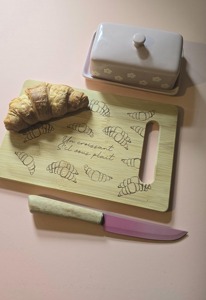 Tabla de Cortar de Madera Moderna Cheristonio, Tabla Artesanal Elegante, Perfecta para Exhibición en Mesa y Uso en la Cocina, de la India - Product Image 2