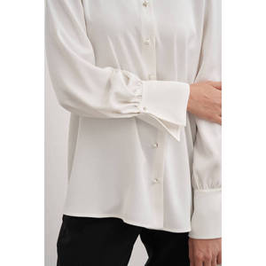 Blusa de Mujer con Cuello en Punta Color Blanco Hueso y Ribete de Encaje - Tela Popelina, Blusa Formal de Oficina - Product Image 4