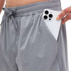 2025 décontracté Streetwear vêtements de plage personnalisé Fitness Nylon Shorts pour hommes qualité été Sport entraînement survêtement hommes Shorts de course - Product Image 3