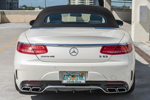 2017เมอร์เซเดส-AMG S63เบริโอเลต577แรงม้าเทอร์โบ V8น้ำหนักเบาภายในผ้าล่องเรือ