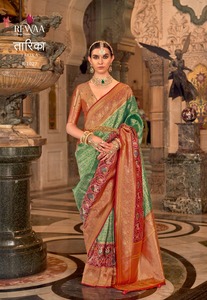 El último diseñador Soft Pure Banarasi Silk Zari Weaving Border Saree de Fab Zone - Product Image 2